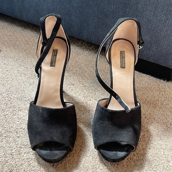 Black Peep Toe Sandals - Picture 1 of 5